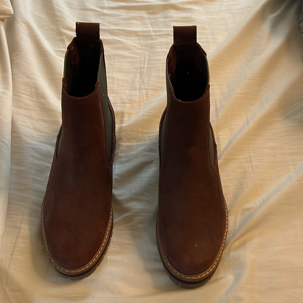 Slip on Frye boots
